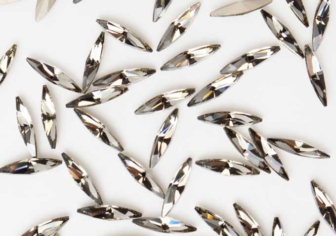 プレシオサ ファンシーストーン スリムナベット型 ブラックダイヤモンド 11×3mm