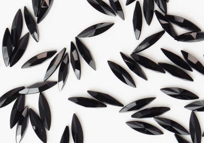 プレシオサ ファンシーストーン スリムナベット型 ジェット(Unfoild)11×3mm