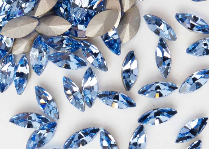 プレシオサ ファンシーストーン ナベット型 ライトサファイア 8×4mm