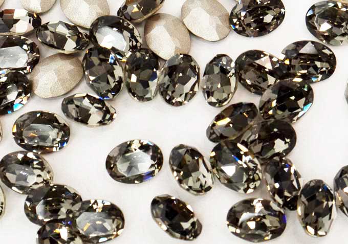 プレシオサ ファンシーストーン オーバル型 ブラックダイヤモンド 8×6mm