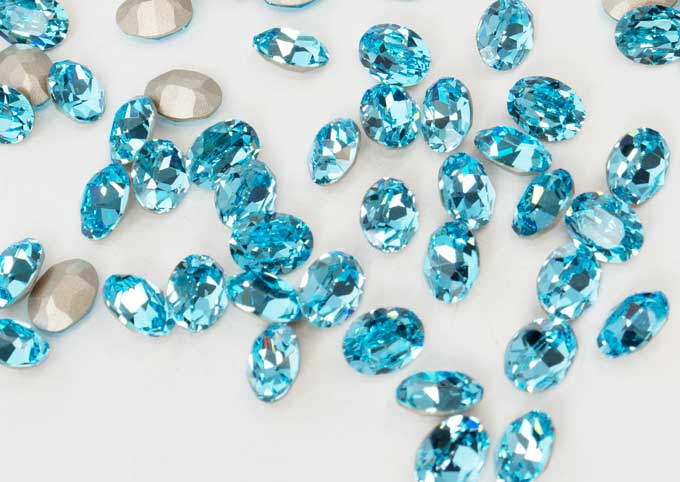 プレシオサ ファンシーストーン オーバル型 アクアボヘミア8×6mm