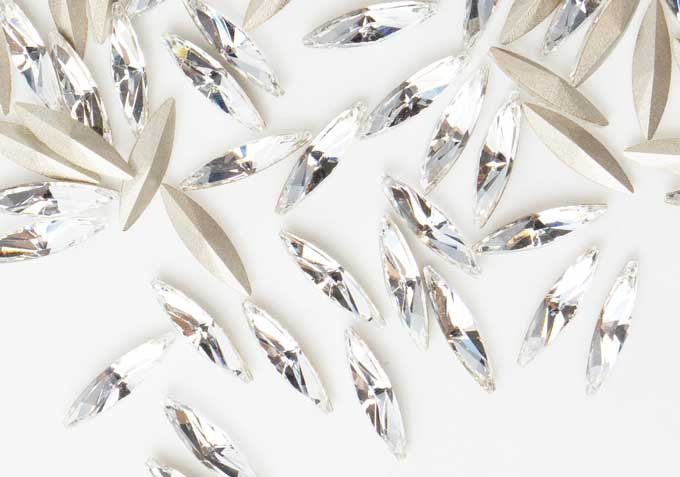 プレシオサ ファンシーストーン スリムナベット型 クリスタル 11×3mm