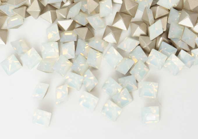 プレシオサ ファンシーストーン スクエア型 ホワイトオパール 6×6mm