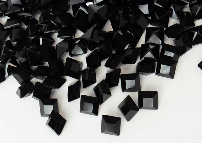 プレシオサ ファンシーストーン スクエア型 ジェット 6×6mm