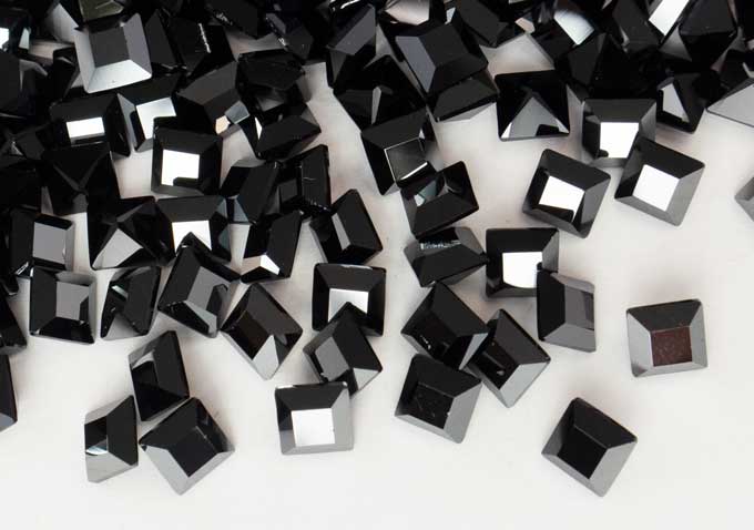 プレシオサ ファンシーストーン スクエア型 ジェットヘマタイト 6×6mm