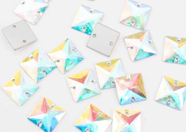 プレシオサ ソーオン 縫付 スクエア型 クリスタルオーロラ 16×16mm